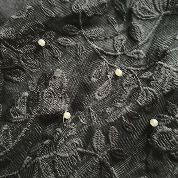 Lace and pearl cardigan - Picture 5 of 5